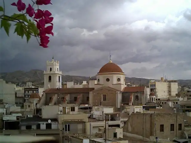Vista de Crevillent con su iglesia
